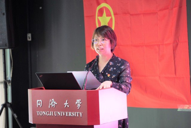 第二届机关团总支书记印小晶